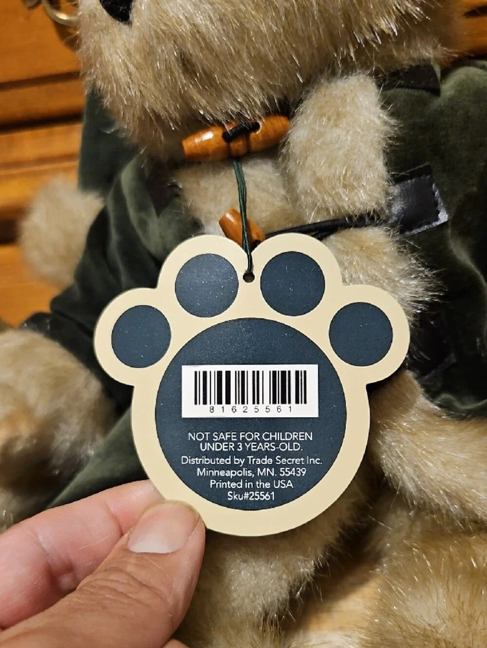 Trade Secret TS Plush Ives Bear 2002 Green Velvet Coat Outfit Hat 16.5